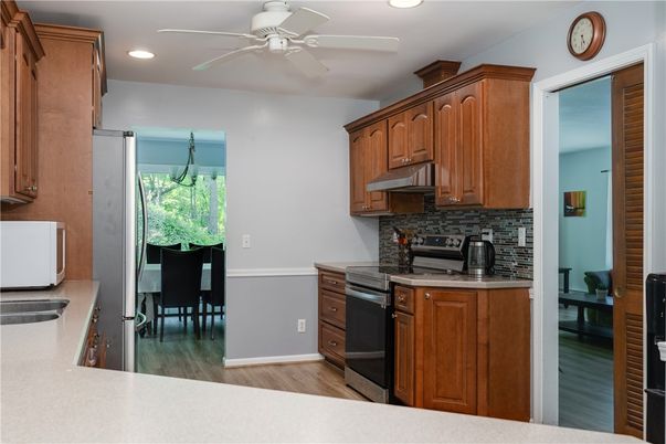 Dining room, Interior, Kitchen, Recessed Lighting, Wood Texture Flooring