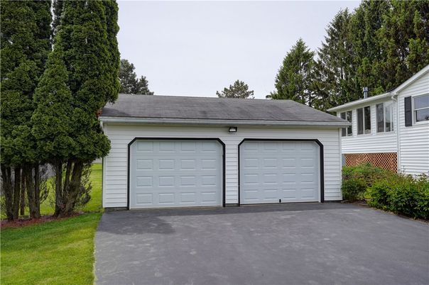 Detached Garage, Exterior