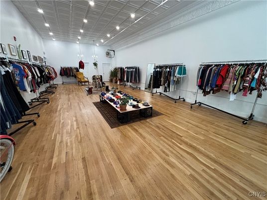 Fitness Equipment, Interior, Recessed Lighting, Wood Texture Flooring