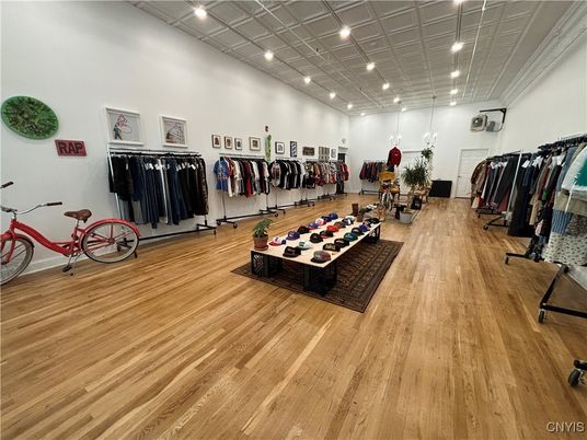 Fitness Equipment, Interior, Recessed Lighting, Wood Texture Flooring