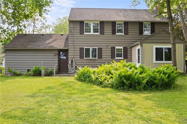 Exterior, Facade, Cape Cod