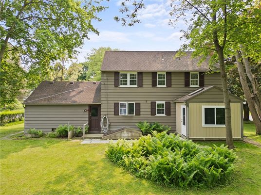 Exterior, Facade, Cape Cod