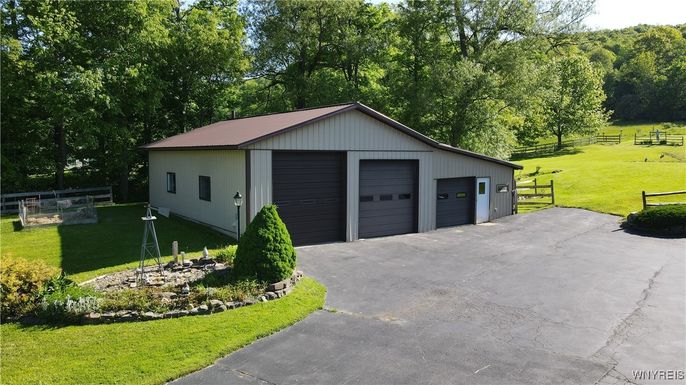 Backyard, Detached Garage, Exterior