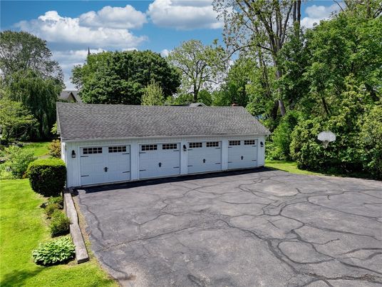 Detached Garage, Exterior
