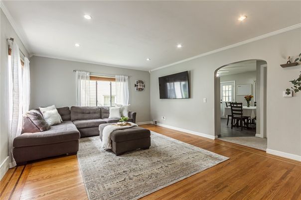 Dining room, Interior, Living room, Recessed Lighting, Wood Texture Flooring