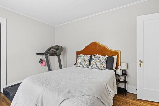 Bedroom, Fitness Equipment, Interior, Wood Texture Flooring