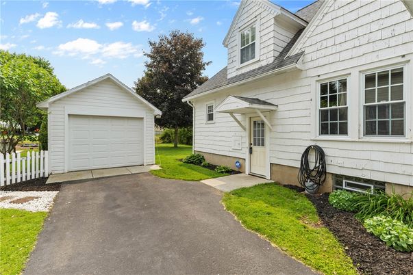 Detached Garage, Exterior