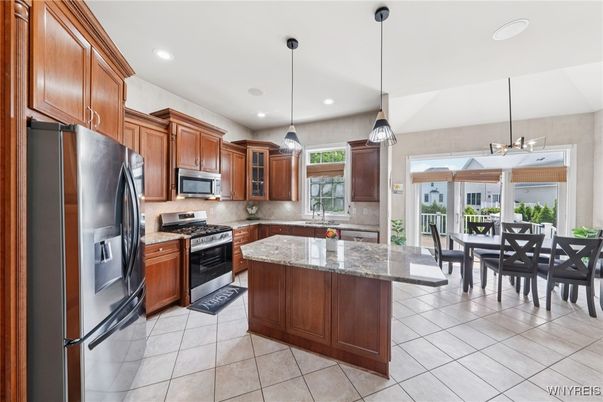 Dining room, Interior, Kitchen, Pendant Lights, Recessed Lighting, Stainless Steel Appliances