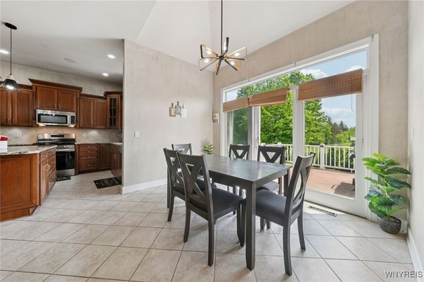 Dining room, Interior, Kitchen, Pendant Lights, Recessed Lighting, Stainless Steel Appliances