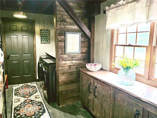 Interior, Recessed Lighting, Washer, Wooden Walls