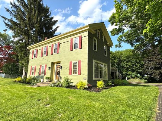 Exterior, Facade, Georgian