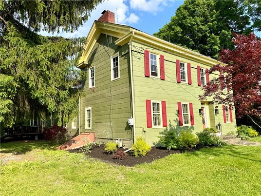 Exterior, Facade, American Foursquare