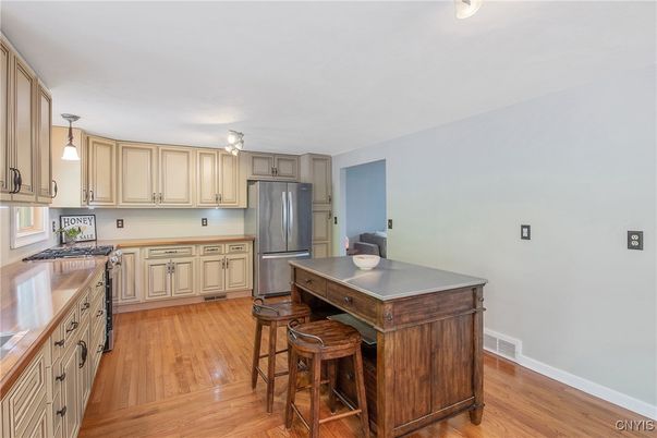 Interior, Kitchen, Pendant Lights, Wood Texture Flooring