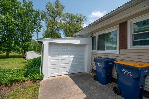 Detached Garage, Exterior
