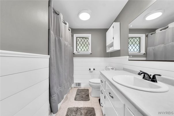 Bathroom, Interior, Recessed Lighting