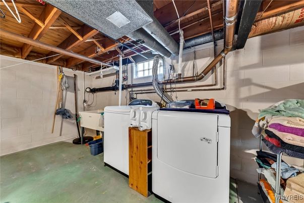 Interior, Washer, Wooden Beams, Wooden Ceilings