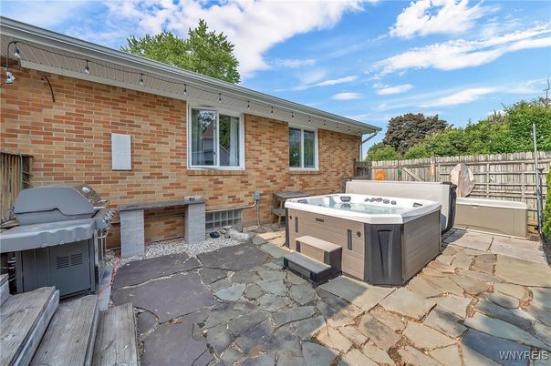 Exterior, Hot Tub