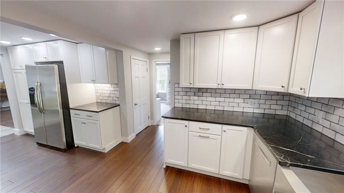 Interior, Kitchen, Recessed Lighting, Wood Texture Flooring