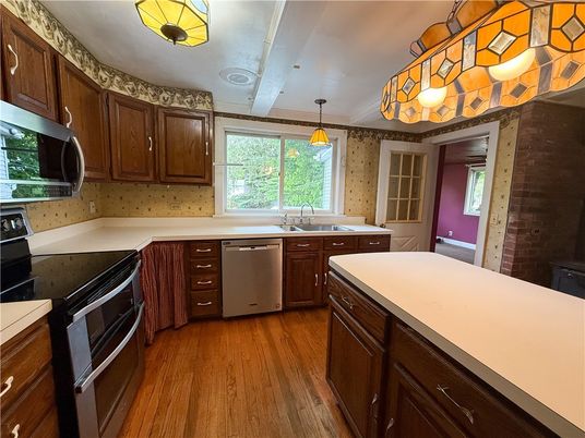 Interior, Kitchen, Pendant Lights, Wood Texture Flooring
