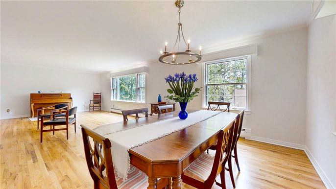 Chandelier, Dining room, Interior, Piano, Wood Texture Flooring