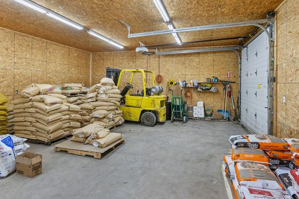 Garage, Interior, Stone Walls