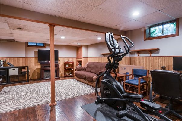 Fitness Equipment, Interior, Recessed Lighting, Wood Texture Flooring