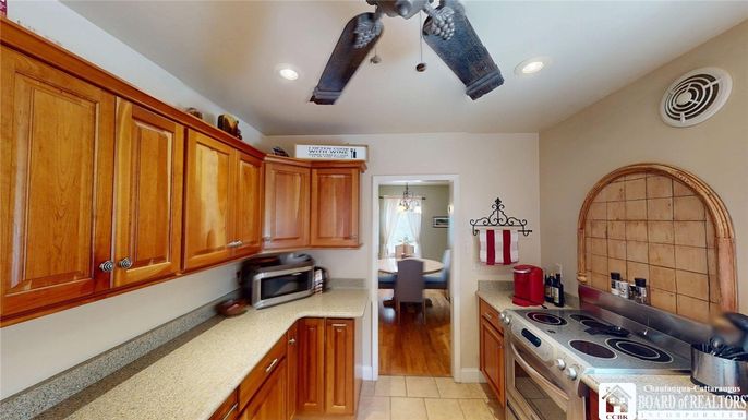 Dining room, Interior, Kitchen, Recessed Lighting, Wood Texture Flooring