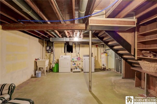 Interior, Washer, Wooden Beams