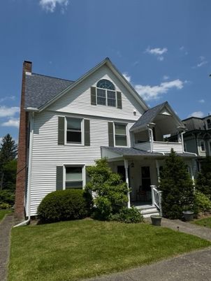 Exterior, Facade, Farmhouse