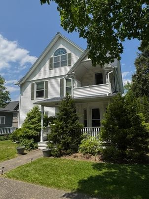 Exterior, Facade, Queen Anne Victorian