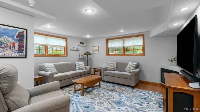 Interior, Living room, Recessed Lighting, Wood Texture Flooring