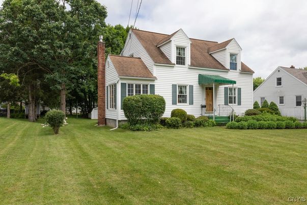 Backyard, Exterior, Facade, Cape Cod