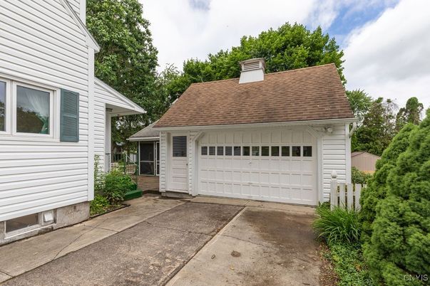 Detached Garage, Exterior