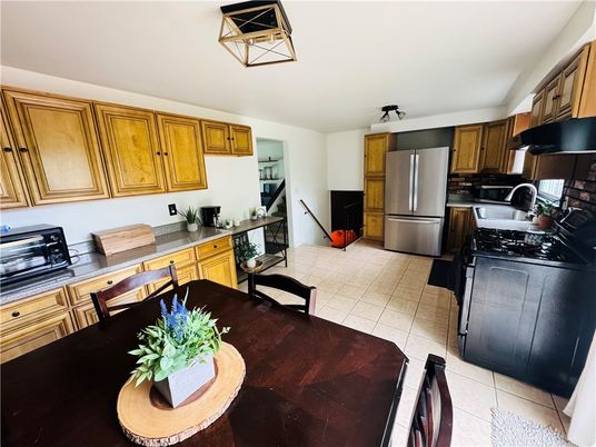 Dining room, Interior, Kitchen, Stainless Steel Appliances