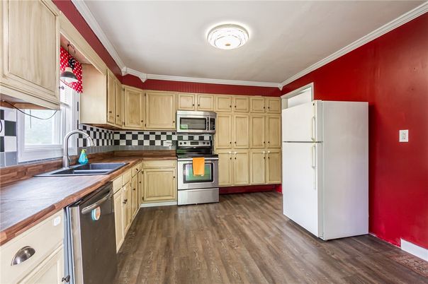 Interior, Kitchen, Stainless Steel Appliances, Wood Texture Flooring