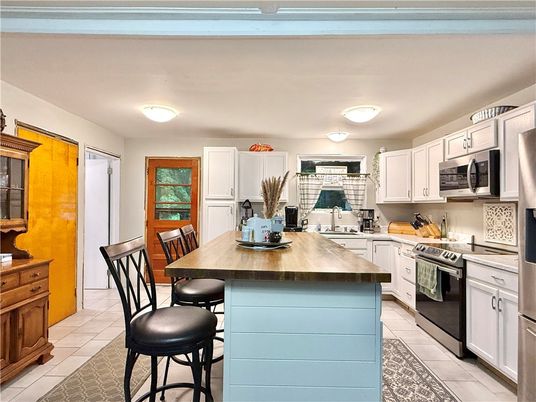 Dining room, Interior, Kitchen, Stainless Steel Appliances
