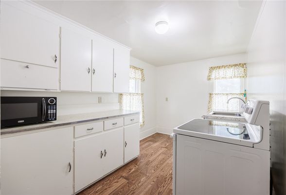 Interior, Kitchen, Washer, Wood Texture Flooring