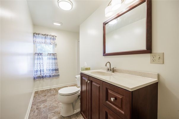 Bathroom, Interior, Recessed Lighting