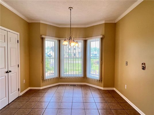 Chandelier, Empty room, Interior, Pendant Lights