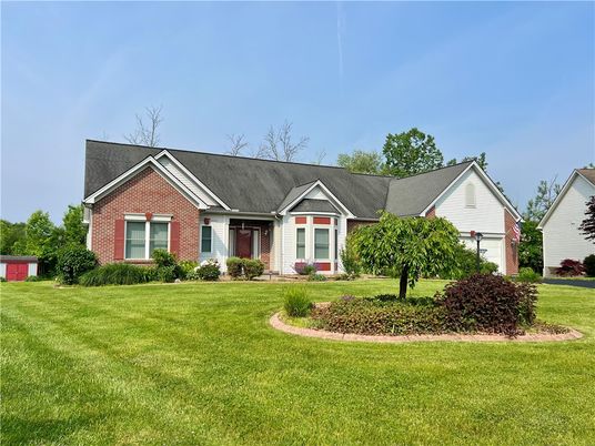 Exterior, Facade, Brick Facade, Ranch