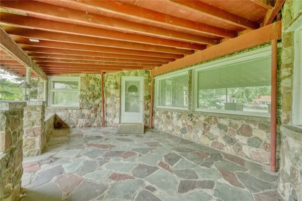 Exterior, Wooden Beams