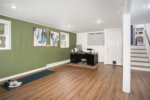 Interior, Recessed Lighting, Wood Texture Flooring
