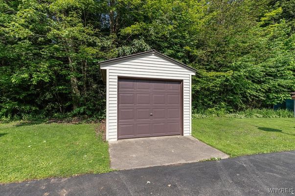 Detached Garage, Exterior