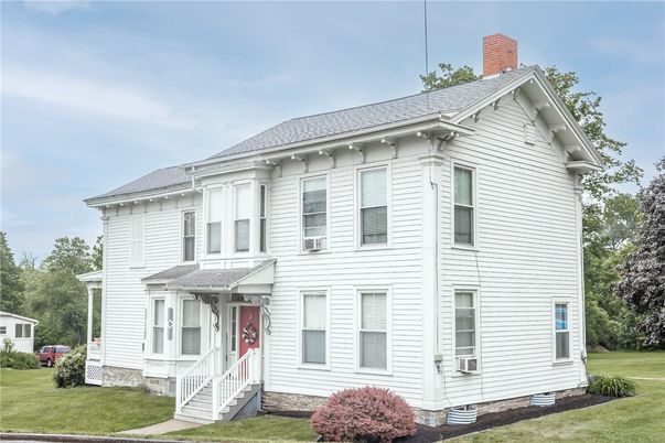 Exterior, Facade, Georgian