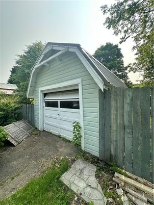 Detached Garage, Exterior