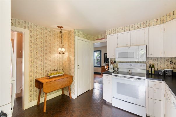 Interior, Kitchen, Pendant Lights, Wood Texture Flooring