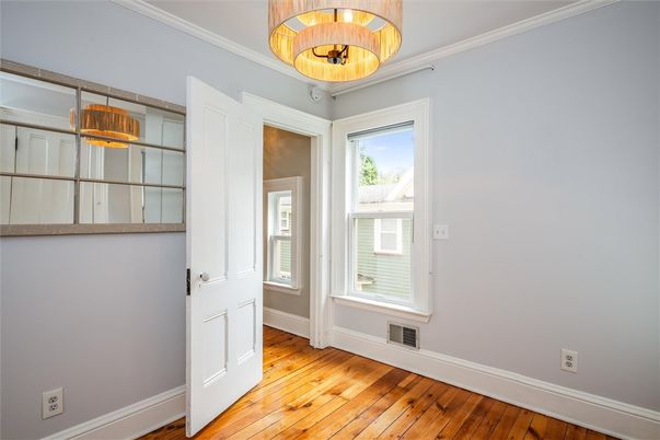 Interior, Pendant Lights, Wood Texture Flooring