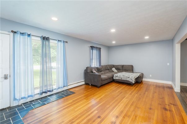 Interior, Living room, Recessed Lighting, Wood Texture Flooring