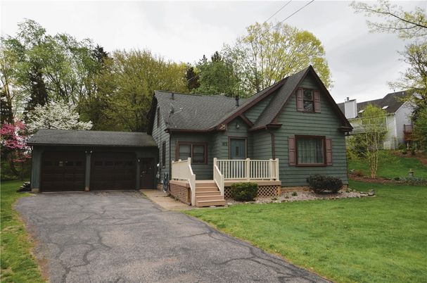 Attached, Exterior, Facade, Log Home