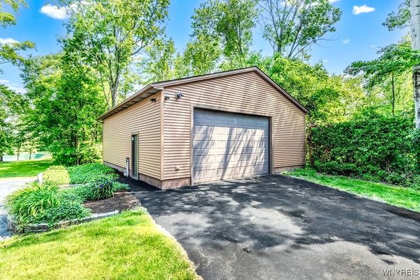 Detached Garage, Exterior